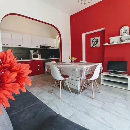 Апартаменты Glorianita Sweethome,centro, Free Parking,self Check- In Шибеник