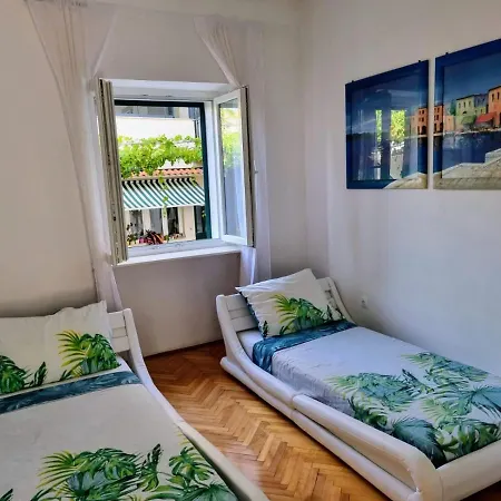 Apartment Glorianita Sweethome,centar, Reserved Parking,self Check- In