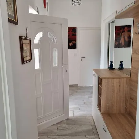 Glorianita Sweethome,centar, Reserved Parking,self Check- In Apartment