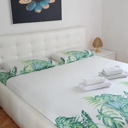 Glorianita Sweethome,centar, Reserved Parking,self Check- In Šibenik
