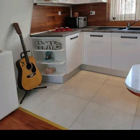 Glorianita Sweethome,centar, Reserved Parking,self Check- In Apartment *