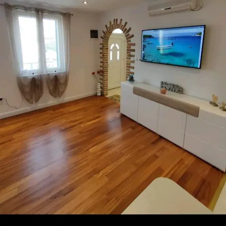 Apartment Glorianita Sweethome,centar, Reserved Parking,self Check- In *