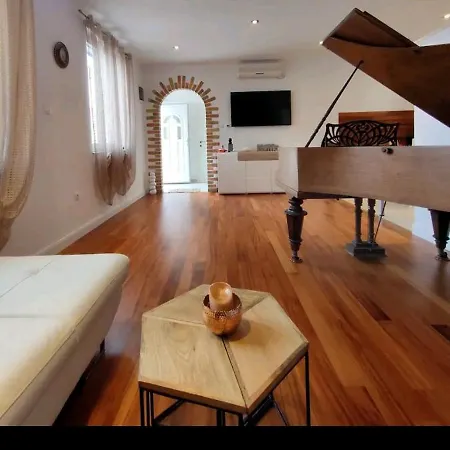 Glorianita Sweethome,centro, Free Parking,self Check- In