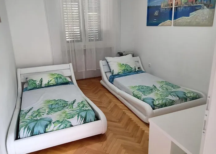 Glorianita Sweethome,centro, Free Parking,self Check- In アパート シベニク