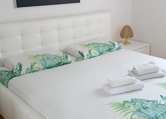 Glorianita Sweethome,centro, Free Parking,self Check- In シベニク